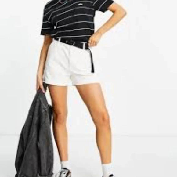 NWT‎ Vans Clark belted chino shorts in white Size 30 - Picture 1 of 7